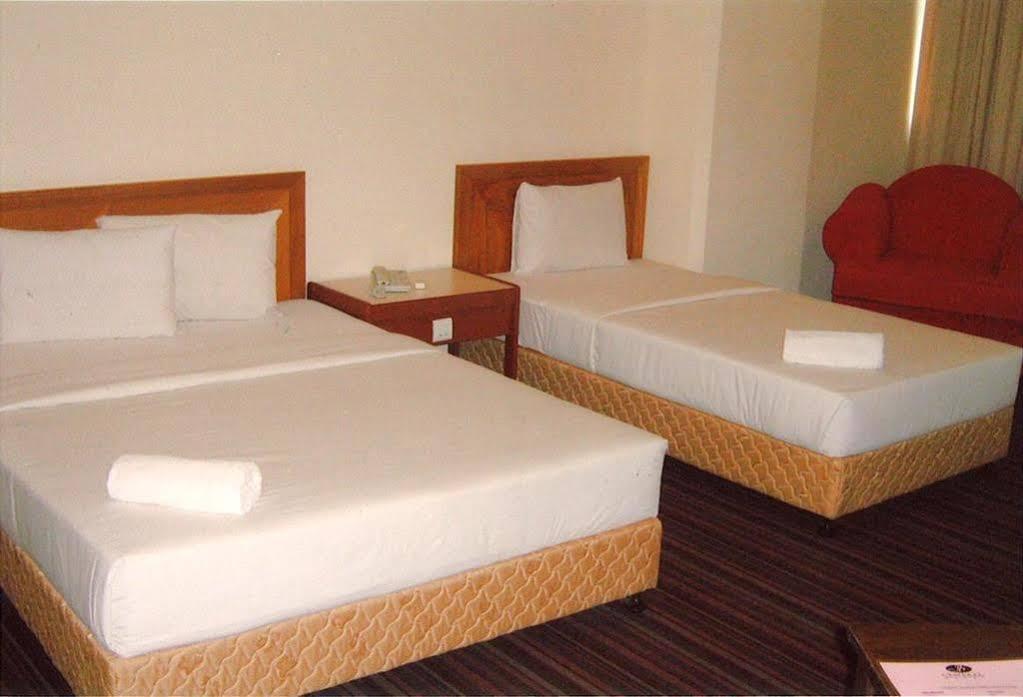 Folkmeldrum Hotel Джохор-Бару Экстерьер фото